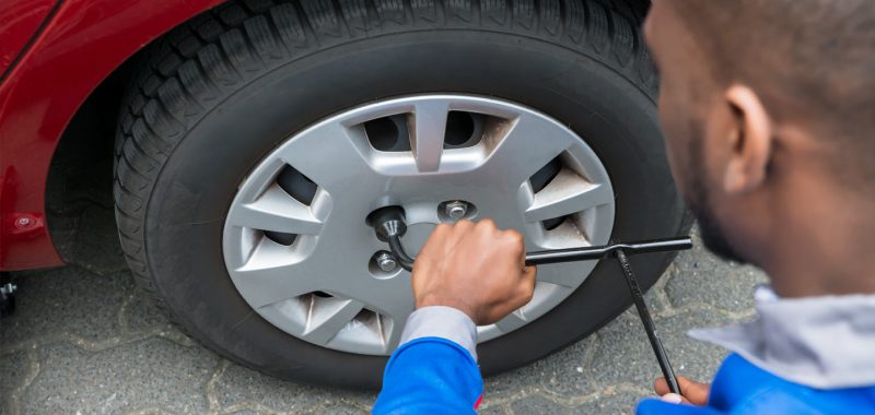 Auto how to change flat tyre